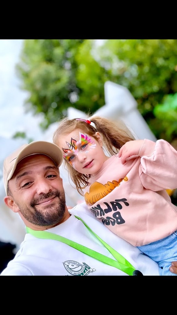 Sevgi Dolu Aile Kutlaması Yüz Boyama